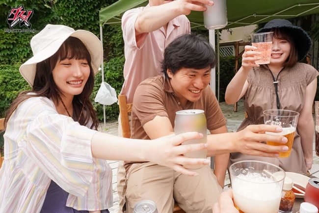 BBQ　NTR　ほろ酔い淫乱化　巨乳彼女