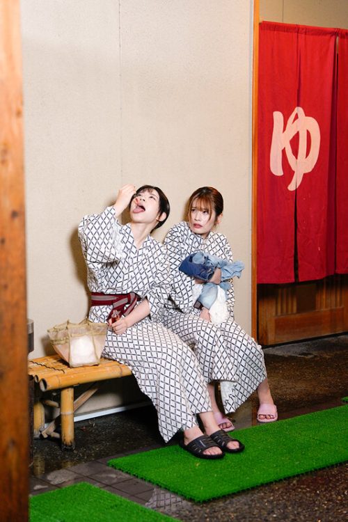 温泉宿　カップル彼女寝取り　ビアン痴女