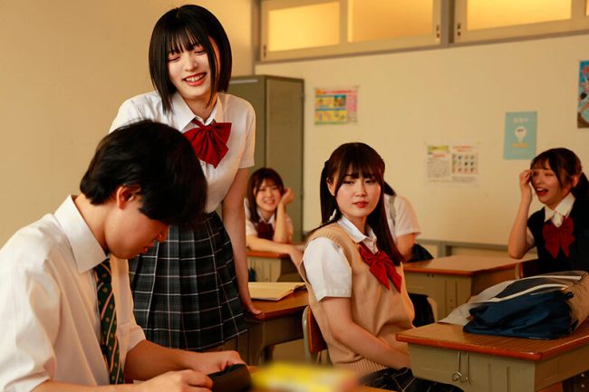 洗脳シール　ハーレム奉仕　女子校生